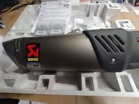 Akrapovic Slip-On-Schalldaempfer (homologiert)